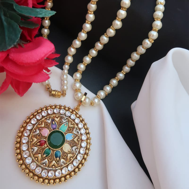 Antique jewellery collection