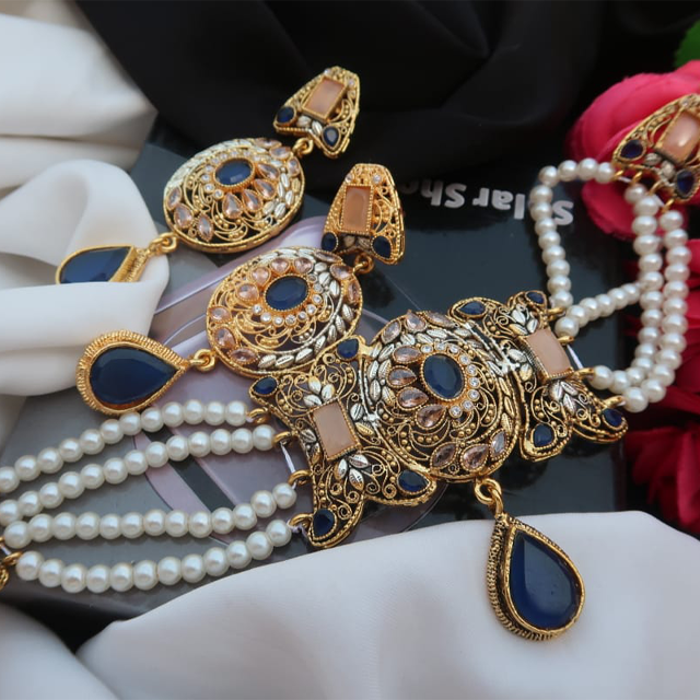 Antique jewellery collection