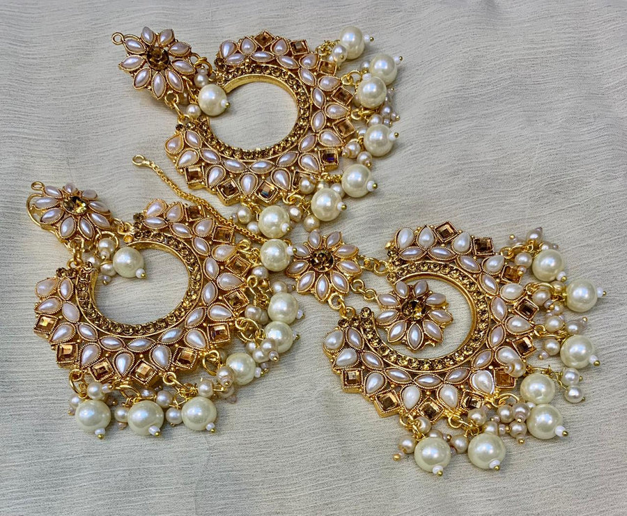 Antique sets with pearls